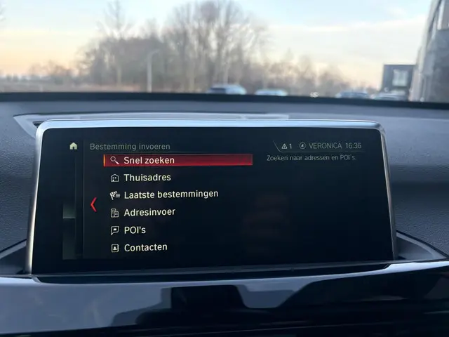 BMW X1 SDrive20i High Executive 2018 Benzine 16