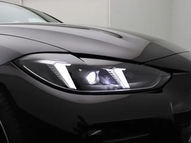 BMW i4 eDrive35 2025 Elektrisch 18