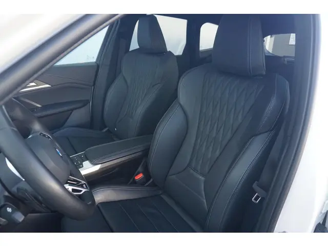 BMW X1 xDrive30e 2024 Hybride Benzine 9