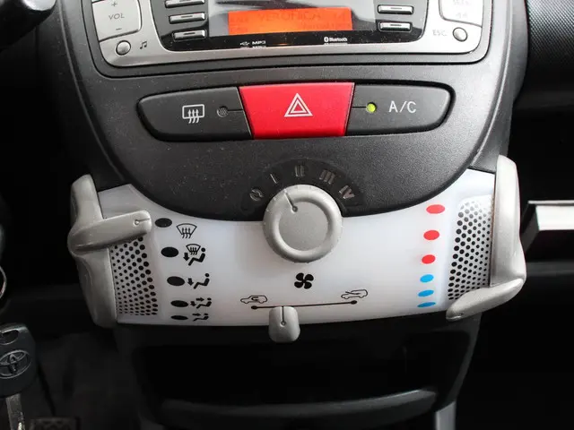 Toyota Aygo 1.0 VVT-i Aspiration Automaat 2013 Benzine 32