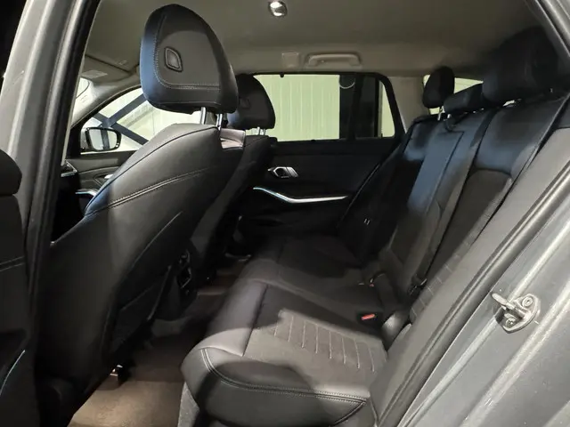 BMW 3 Serie Touring 320e 2022 Hybride Benzine 8