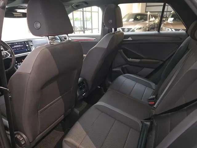 Volkswagen T-Roc 1.5 TSI Sport 2021 Benzine 20