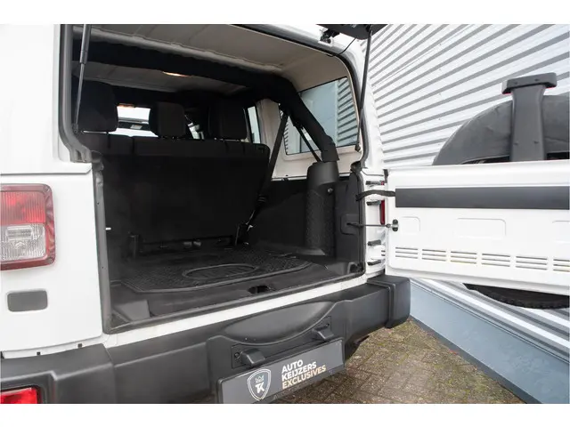 Jeep Wrangler Unlimited 3.6 Golden Eagle 2019 Benzine 26