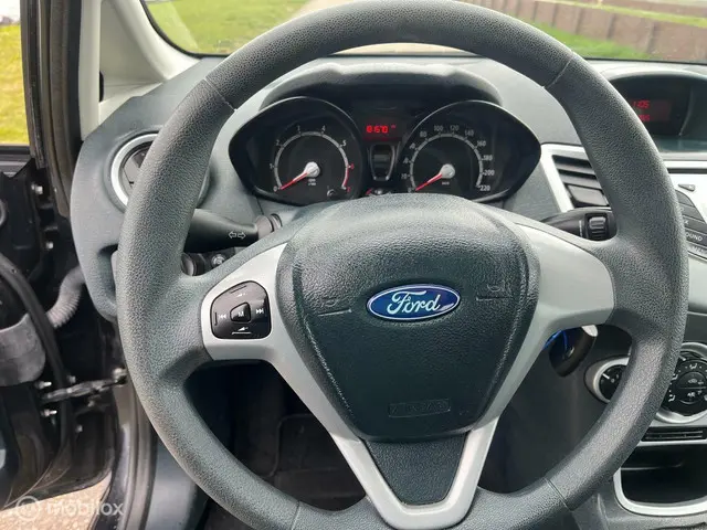 Ford Fiesta 1.25 Limited 2012 Benzine 14