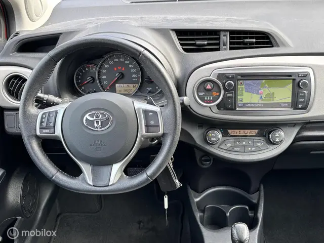 Toyota Yaris 1.3 VVT-i Dynamic / Garantie ! 2012 Benzine 14
