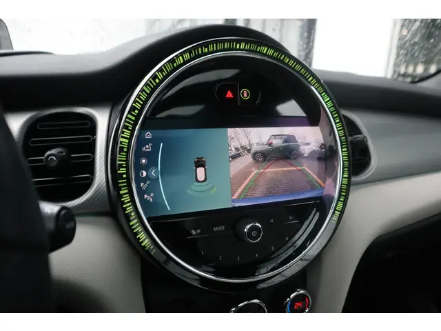 MINI 3-Deurs Cooper 2021 Benzine 16