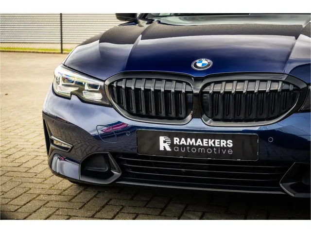 BMW 3 Serie Touring 320i Sportline 2021 Benzine 35