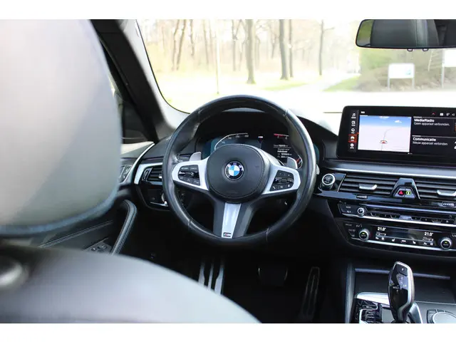 BMW 5 Serie Touring 540i xDrive Touring 2022 Benzine 19