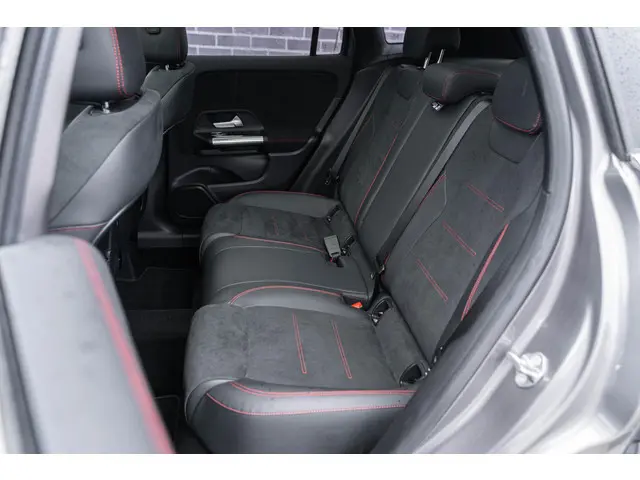 Mercedes-Benz GLA 250 e AMG Line 2021 Hybride Benzine 23
