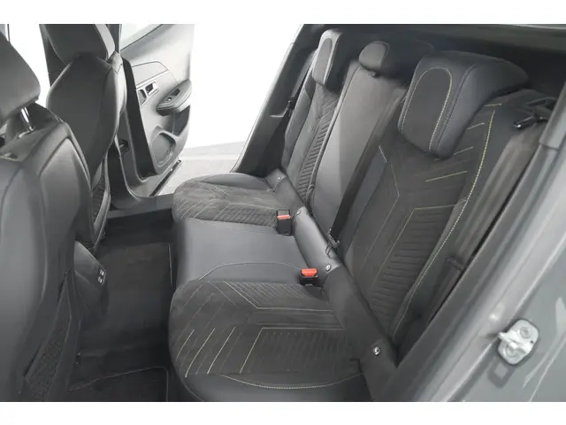 Peugeot 2008 PureTech 130 EAT8 GT 2024 Benzine 39