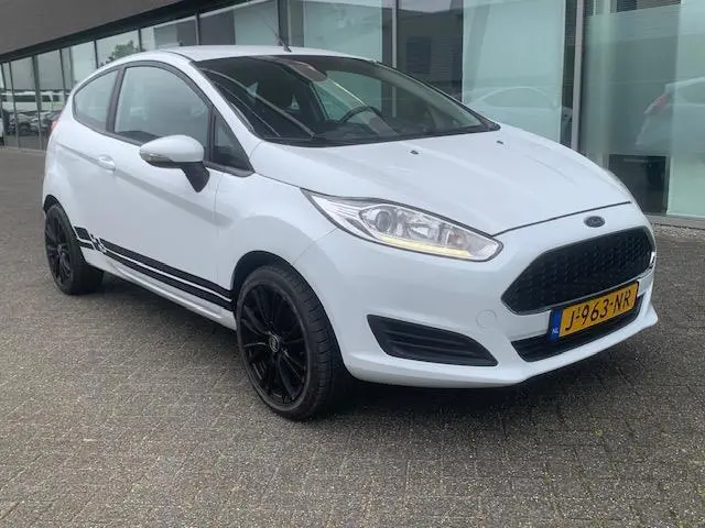 Ford Fiesta 1.25 AIRCO BJ 12-2017 APK 4-2026 2017 Benzine 4