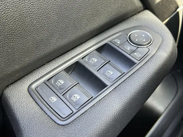 Mitsubishi Colt 1.0T MT Intense 2024 Benzine 18