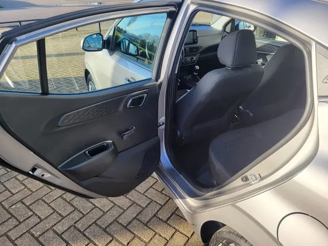 Hyundai i10 1.0 Comfort 2022 Benzine 9