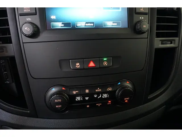 Mercedes-Benz Vito 114 CDI Lang 2024 Diesel 14