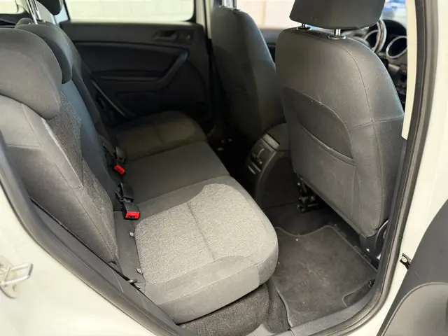 Škoda Yeti 1.2 TSI Active 2015 Benzine 11