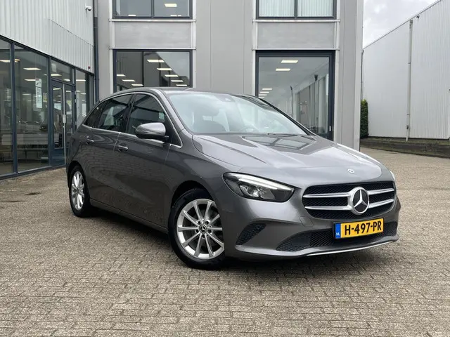 Mercedes-Benz B-Klasse 180 Launch Edition 2020 Benzine 35