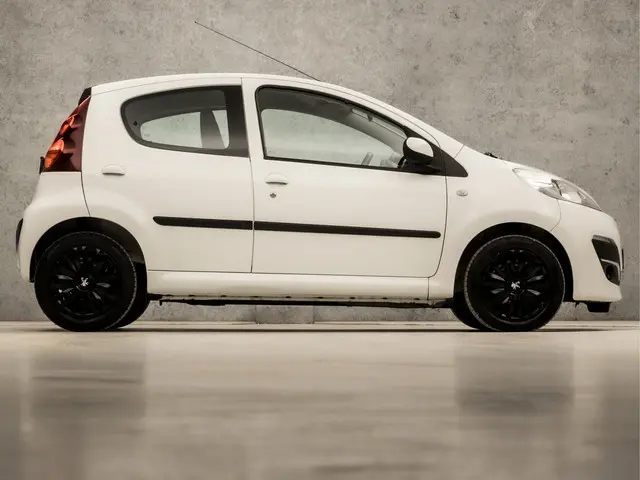 Peugeot 107 1.0 Active Sport 2014 Benzine 4