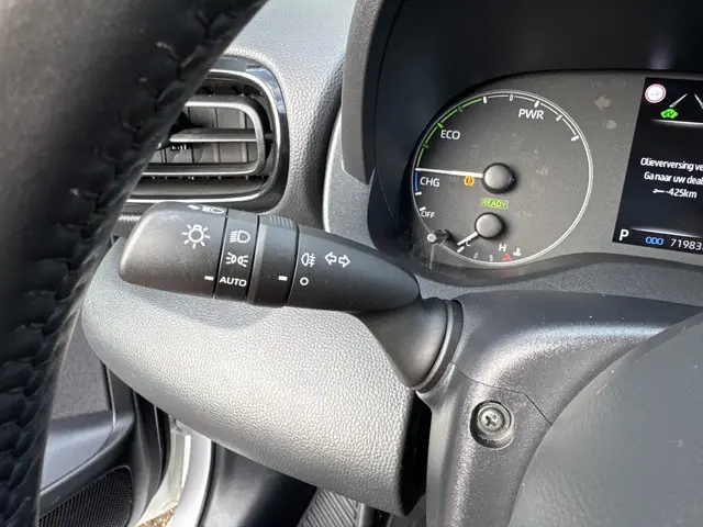 Toyota Yaris 1.5 Hybrid Active 2022 Hybride Benzine 16