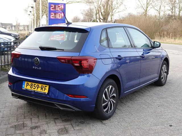 Volkswagen Polo 1.0 TSI Life AUTOM. 2022 Benzine 3