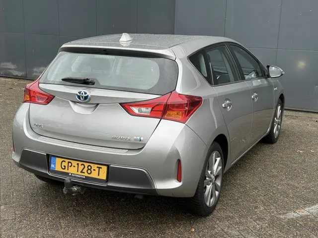 Toyota Auris 1.8 Hybrid Lease 2014 Hybride Benzine 8