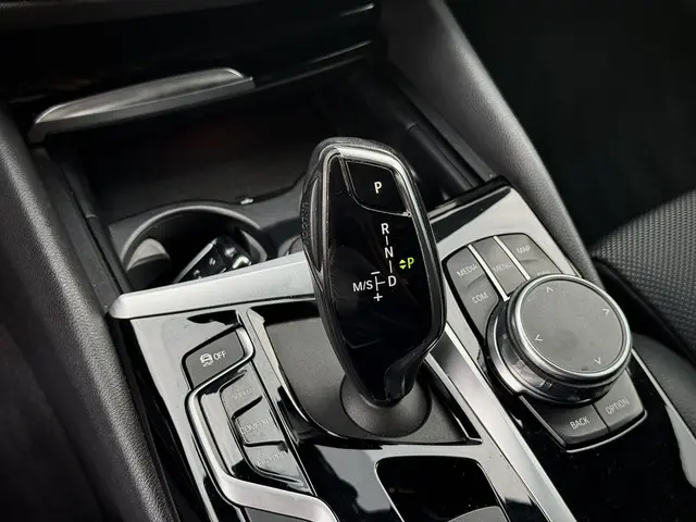 BMW 5 Serie Touring 520i High Executive 2018 Benzine 15