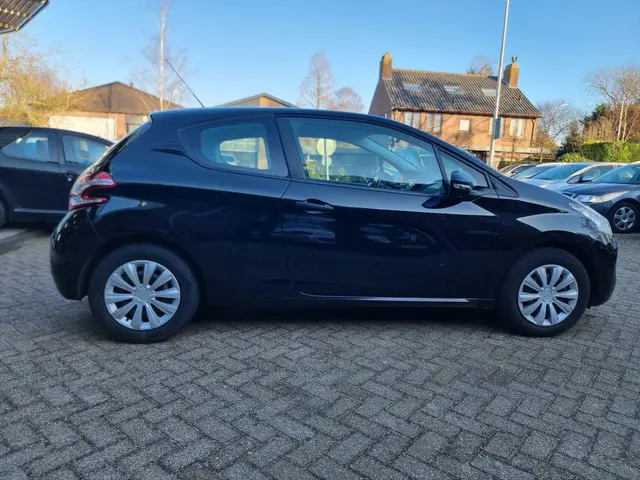 Peugeot 208 1.0 VTi Access 2014 Benzine 9