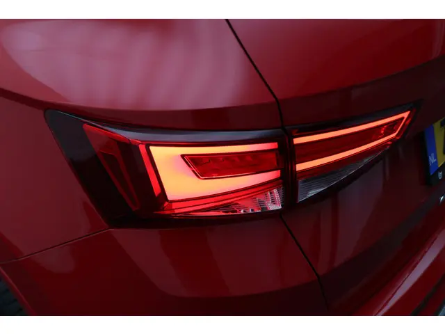 SEAT Ateca 1.5 TSI FR Business Intense 2019 Benzine 28