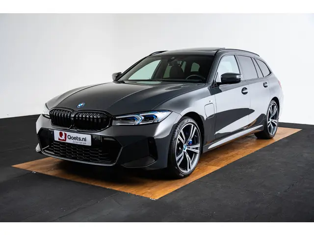 BMW 3 Serie Touring 330e 2024 Hybride Benzine 32