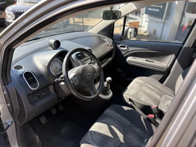Opel Agila 1.0 Berlin 2014 Benzine 11