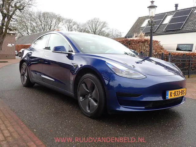 Tesla Model 3 SR+ RWD 60 kWh 2020 Elektrisch 3