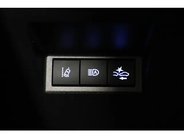 Toyota Yaris 1.5 Hybrid Dynamic, 2020 Hybride Benzine 18