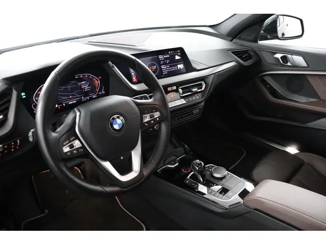 BMW 1 Serie 118i High Executive 2021 Benzine 46