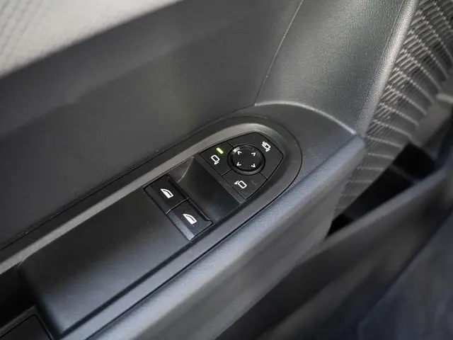 MINI 3-Deurs C 2025 Benzine 33