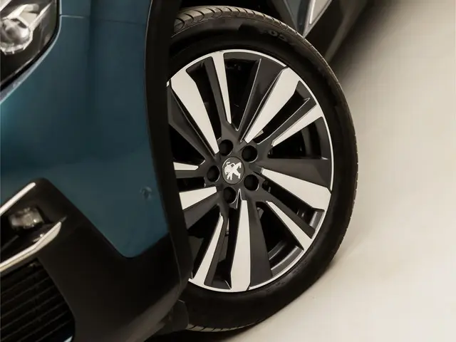 Peugeot 5008 1.2 PureTech Sport 7 Persoons 2020 Benzine 19