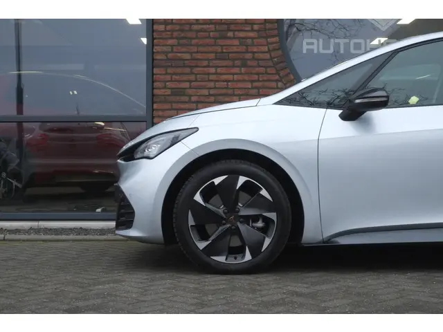CUPRA Born Adrenaline 82 kWh 2023 Elektrisch 26