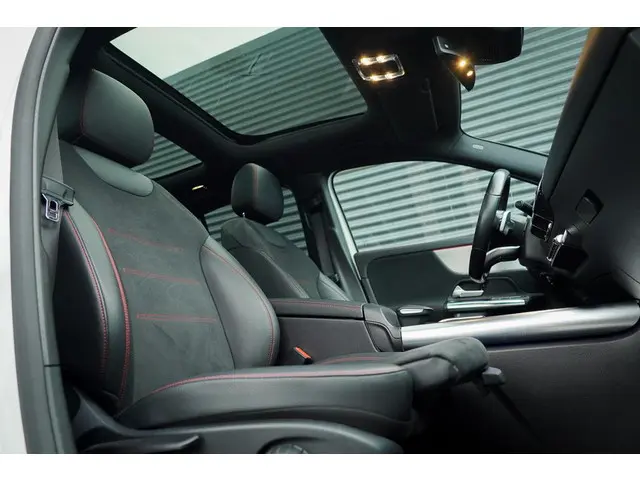 Mercedes-Benz EQA 250+ AMG Line 71 kWh 2024 Elektrisch 17