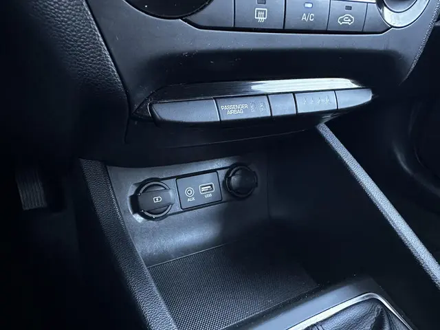 Hyundai i20 1.2 HP i-Motion 2020 Benzine 18