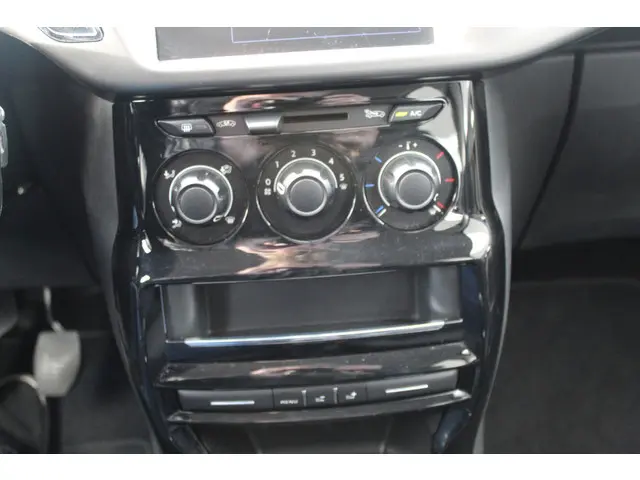 Citroën C3 1.2 PureTech Collection 2016 Benzine 18