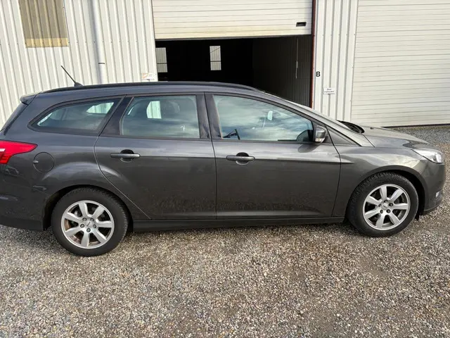 Ford Focus Wagon 1.0 Lease Edition 2017 Benzine 4