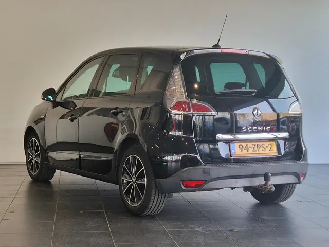 Renault Scénic 2.0 Bose CVT AUTOMAAT 2013 Benzine 6