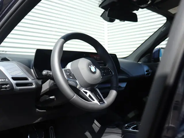 BMW 1 Serie 5-deurs 120 2025 Benzine 8