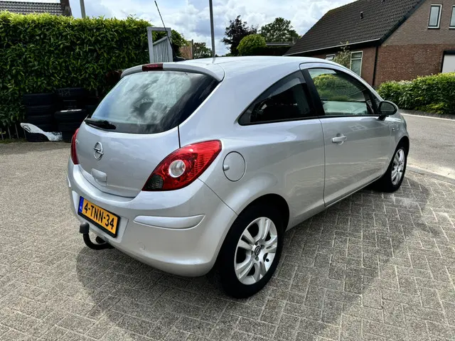 Opel Corsa 1.2 BUSINESS + 2014 LPG/Gas 6