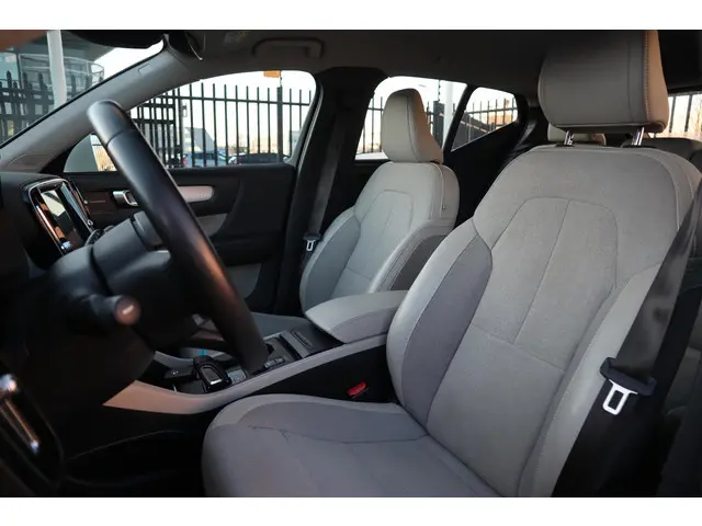 Volvo XC40 2.0 T4 Momentum Pro 2019 Benzine 10