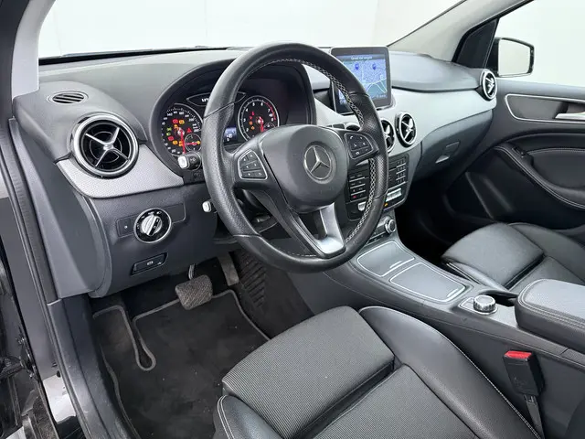 Mercedes-Benz B-Klasse 180 Urban 2019 Benzine 12