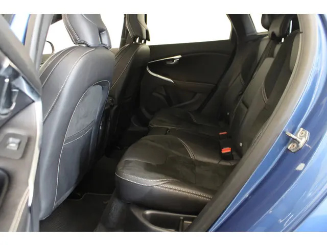 Volvo V40 1.5 T3 Polar+ Sport 2020 Benzine 13