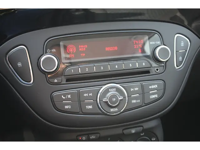 Opel Corsa 1.2 | 5 Deurs | Airco | Trekhaak | APK | 2017 Benzine 16