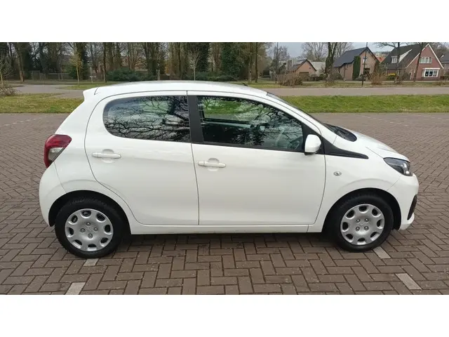Peugeot 108 1.2 VTi Airco / Cruise control 2014 Benzine 5