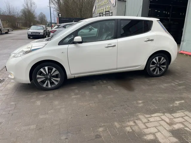 Nissan Leaf Tekna 30 kWh 2016 Elektrisch 19