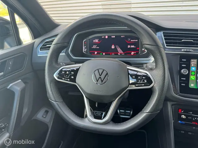 Volkswagen Tiguan 1.5 TSI R-Line Business+ 2021 Benzine 25