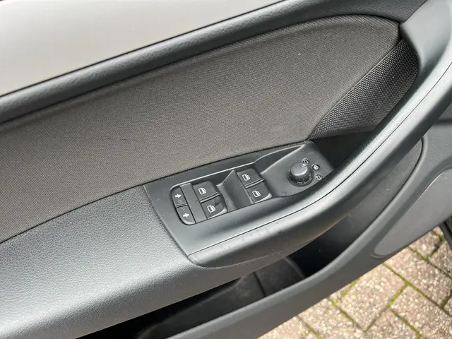 Audi Q3 1.4 TFSI CoD Adrenalin Automaat 2016 Benzine 26